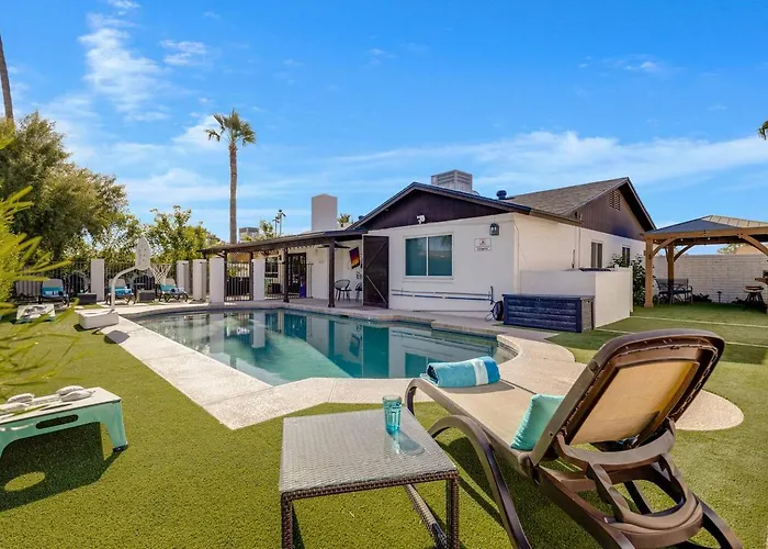 Holiday home Free Heated Pool!/gorgeous 4 Bedroom Spring Break