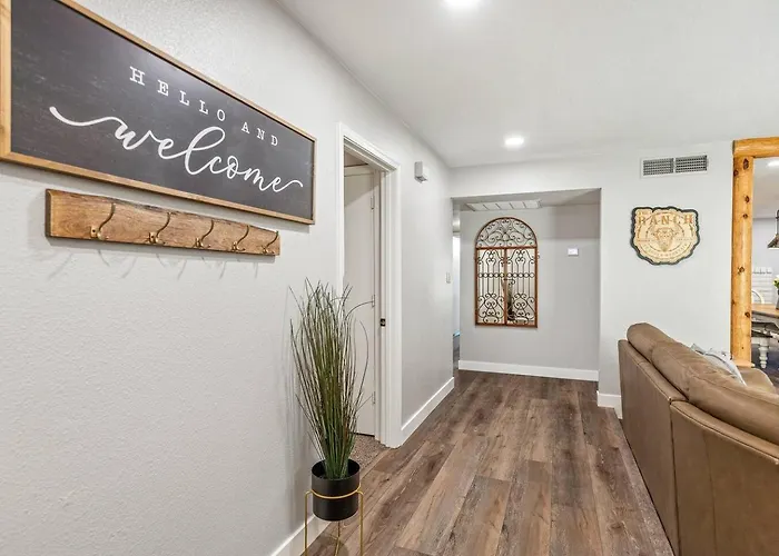 Free Heated Pool!/gorgeous 4 Bedroom Spring Break * Phoenix