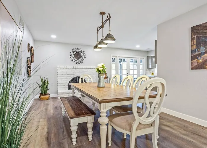 Free Heated Pool!/gorgeous 4 Bedroom Spring Break Holiday home Phoenix