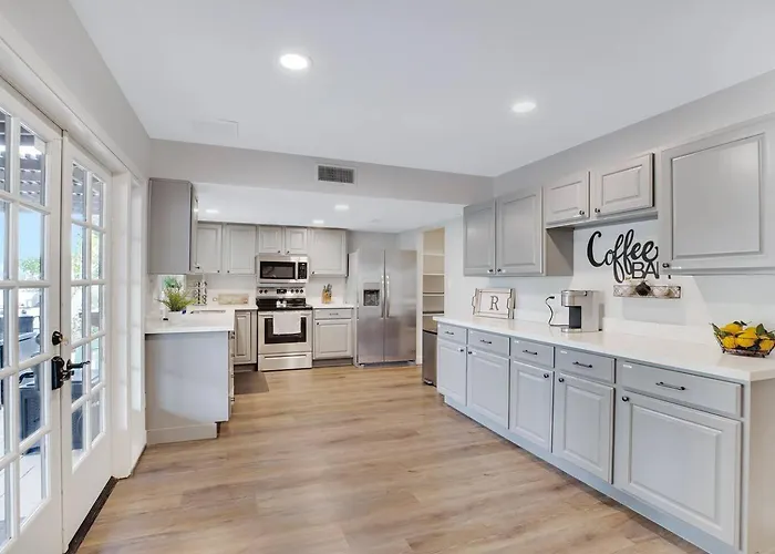 Free Heated Pool!/gorgeous 4 Bedroom Spring Break * Phoenix