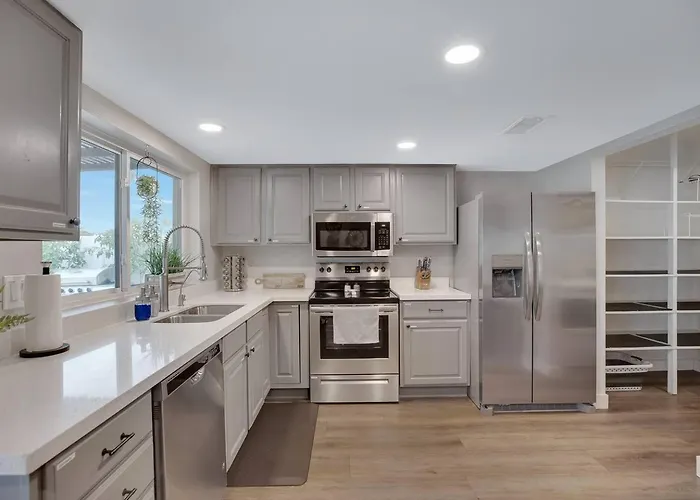 Free Heated Pool!/gorgeous 4 Bedroom Spring Break Phoenix