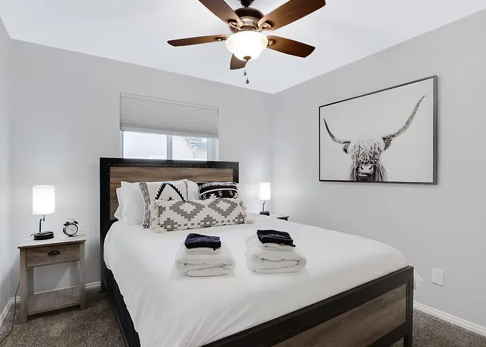 Free Heated Pool!/gorgeous 4 Bedroom Spring Break *