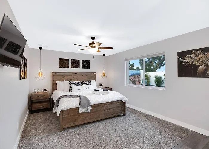 Holiday home Free Heated Pool!/gorgeous 4 Bedroom Spring Break