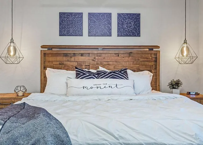 Holiday home Free Heated Pool!/gorgeous 4 Bedroom Spring Break