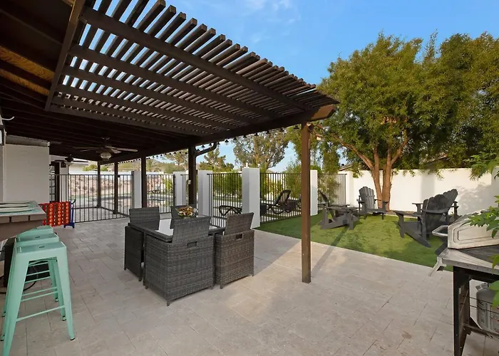 Free Heated Pool!/gorgeous 4 Bedroom Spring Break Holiday home *