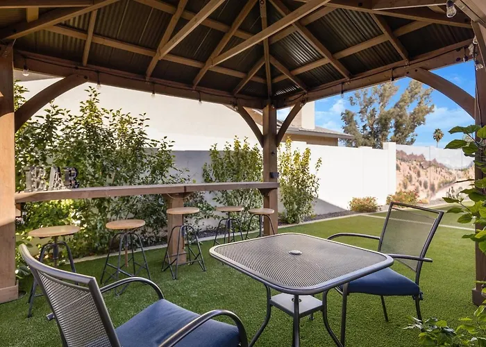 Holiday home Free Heated Pool!/gorgeous 4 Bedroom Spring Break Phoenix