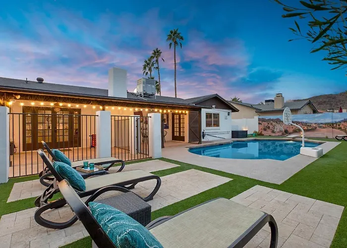 Holiday home Free Heated Pool!/gorgeous 4 Bedroom Spring Break