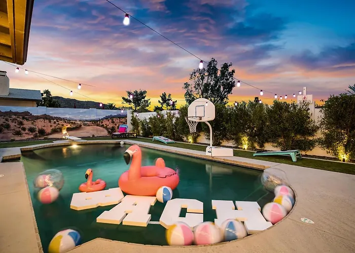 Free Heated Pool!/gorgeous 4 Bedroom Spring Break Holiday home
